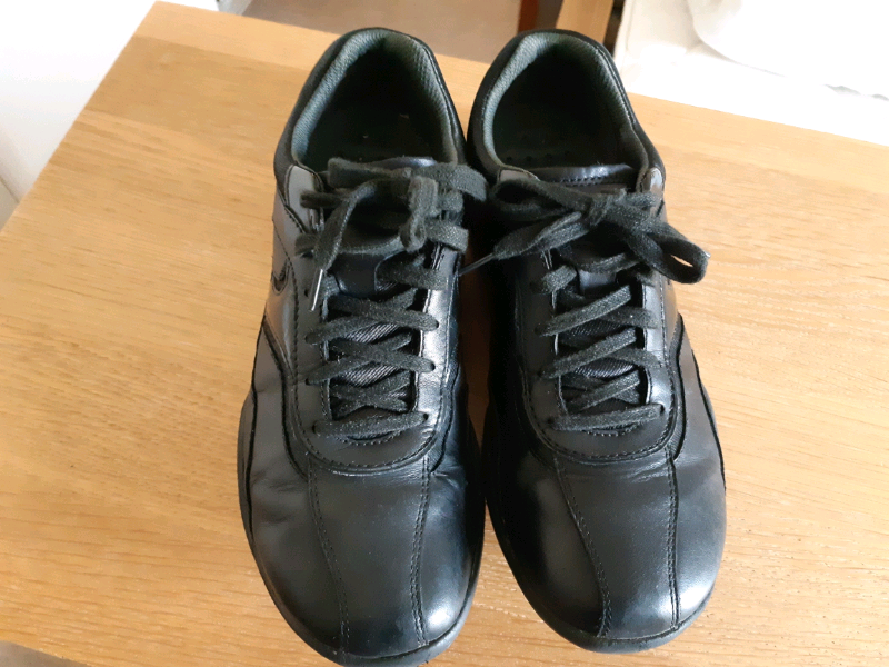 clarks shoes mcarthur glen